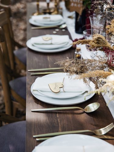 Fából készült helyezőkártyák – Szívek 6x5cm (10 db)