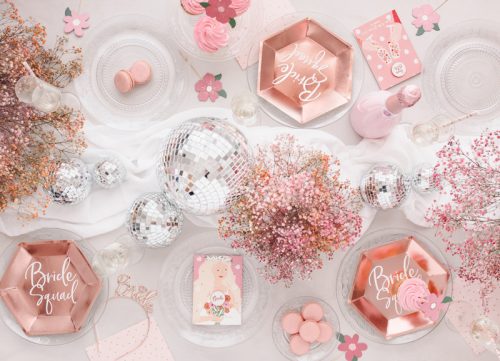 Üdvözlőlap kitűzővel „Bride” (Menyasszony) Lánybúcsúra