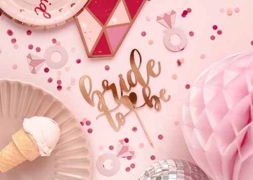 Papírtányérok – Gyémántgyűrű formájú „She said yes” felirattal (6 db)