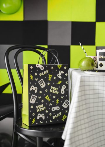 Ajándéktáska Gamer party - Gamepad mintával