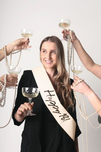 Vállszalag 18. születésnapra "Happy 18" bézs