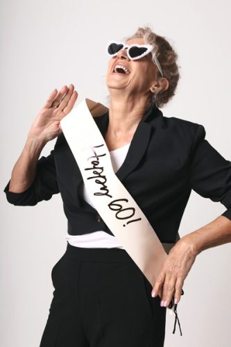 Vállszalag 60. születésnapra "Happy 60" bézs