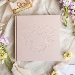 Vendégkönyvek / Albumok / Meghívók